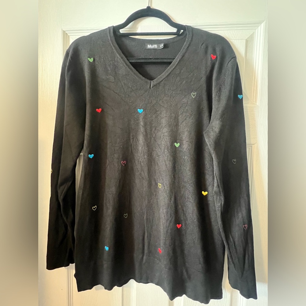 Moffi V-Neck Knit Sweater with small heart stitch designs